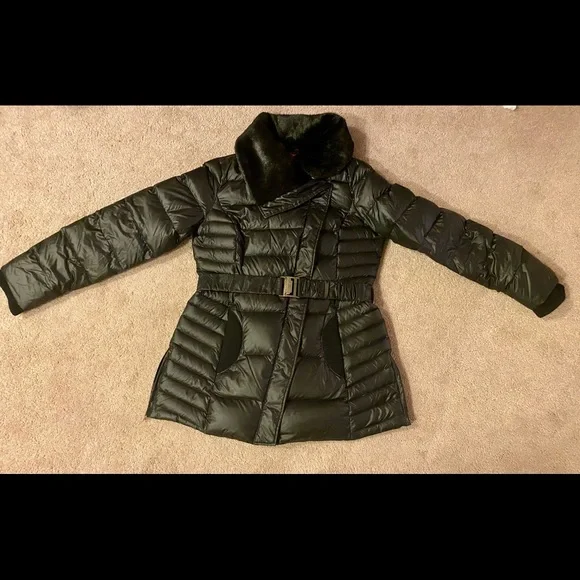 Black puffer winter get jacket, size Large. - Picture 2 of 5